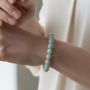 Elegant Gray Beaded stretch Bracelet